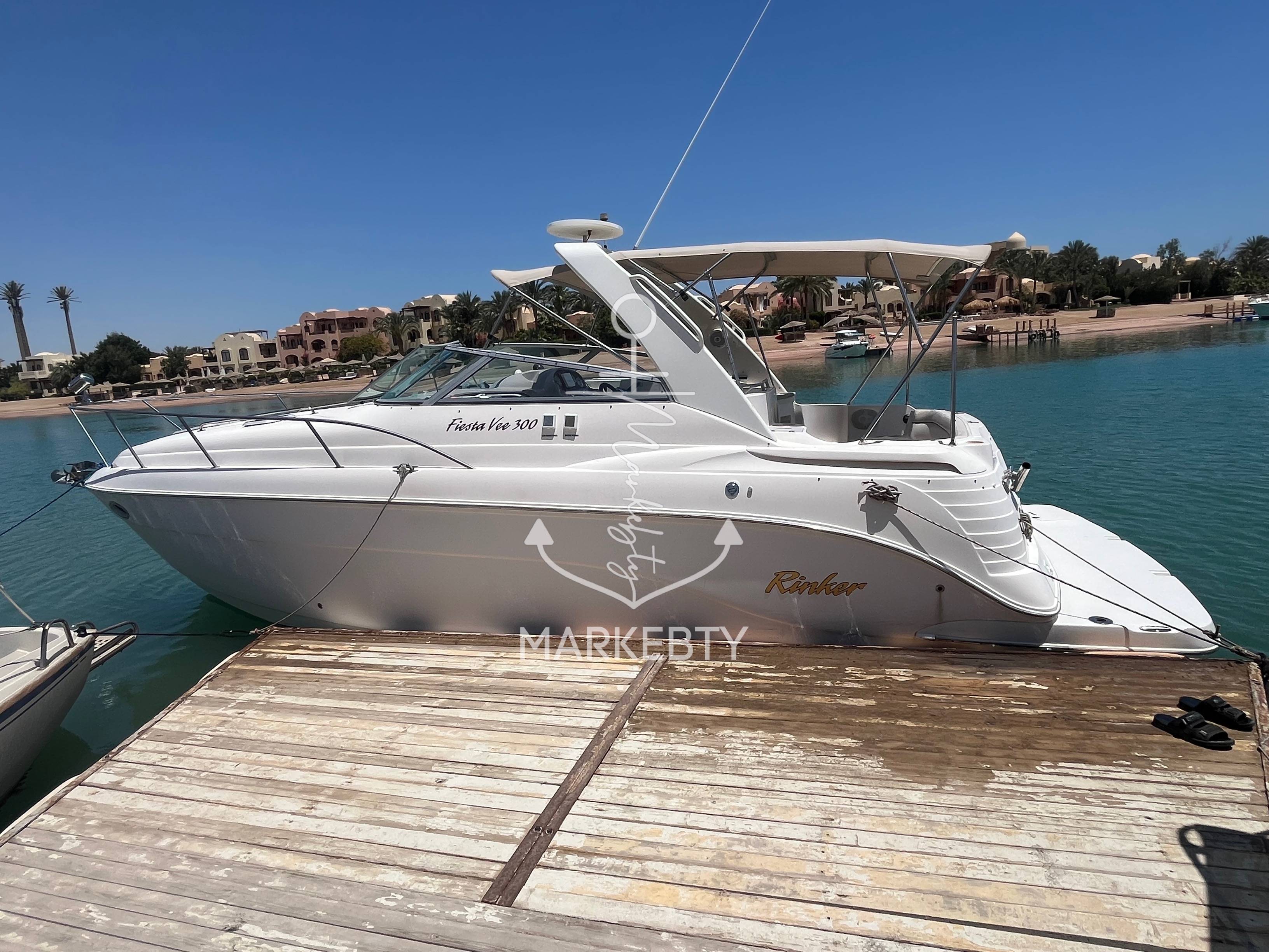 Rinker Fiesta Vee 300