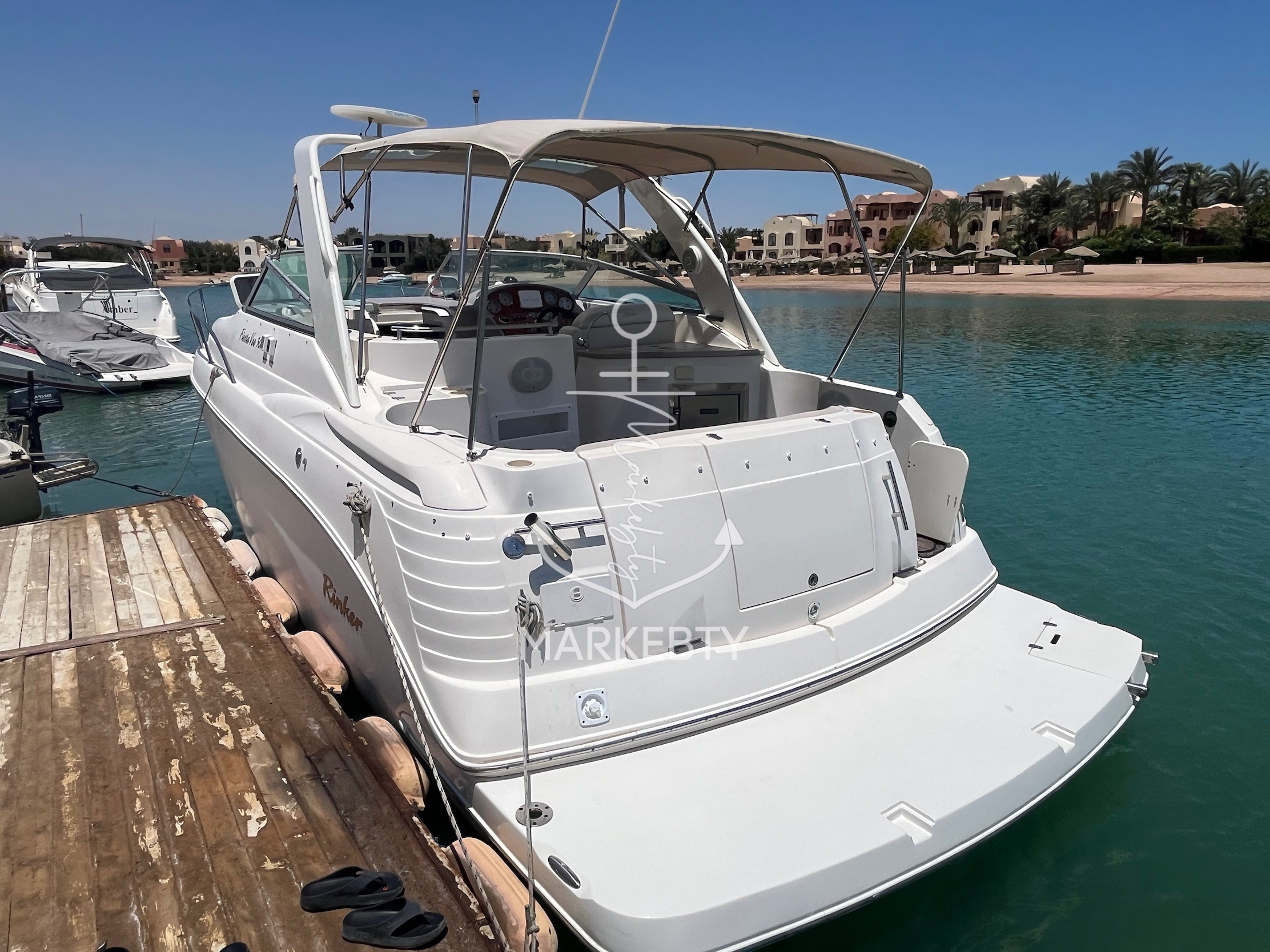 Rinker Fiesta Vee 300