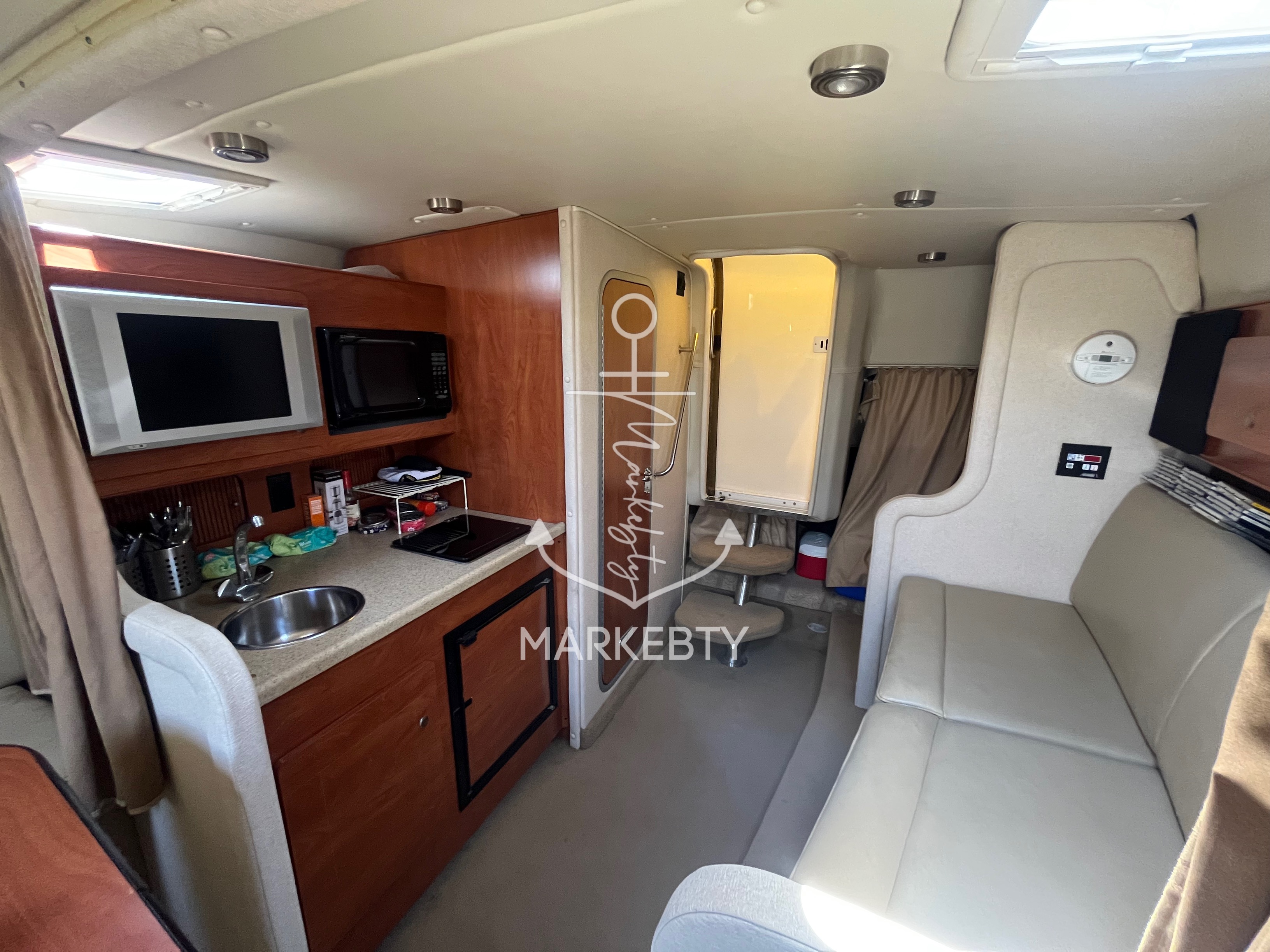 Rinker Fiesta Vee 300