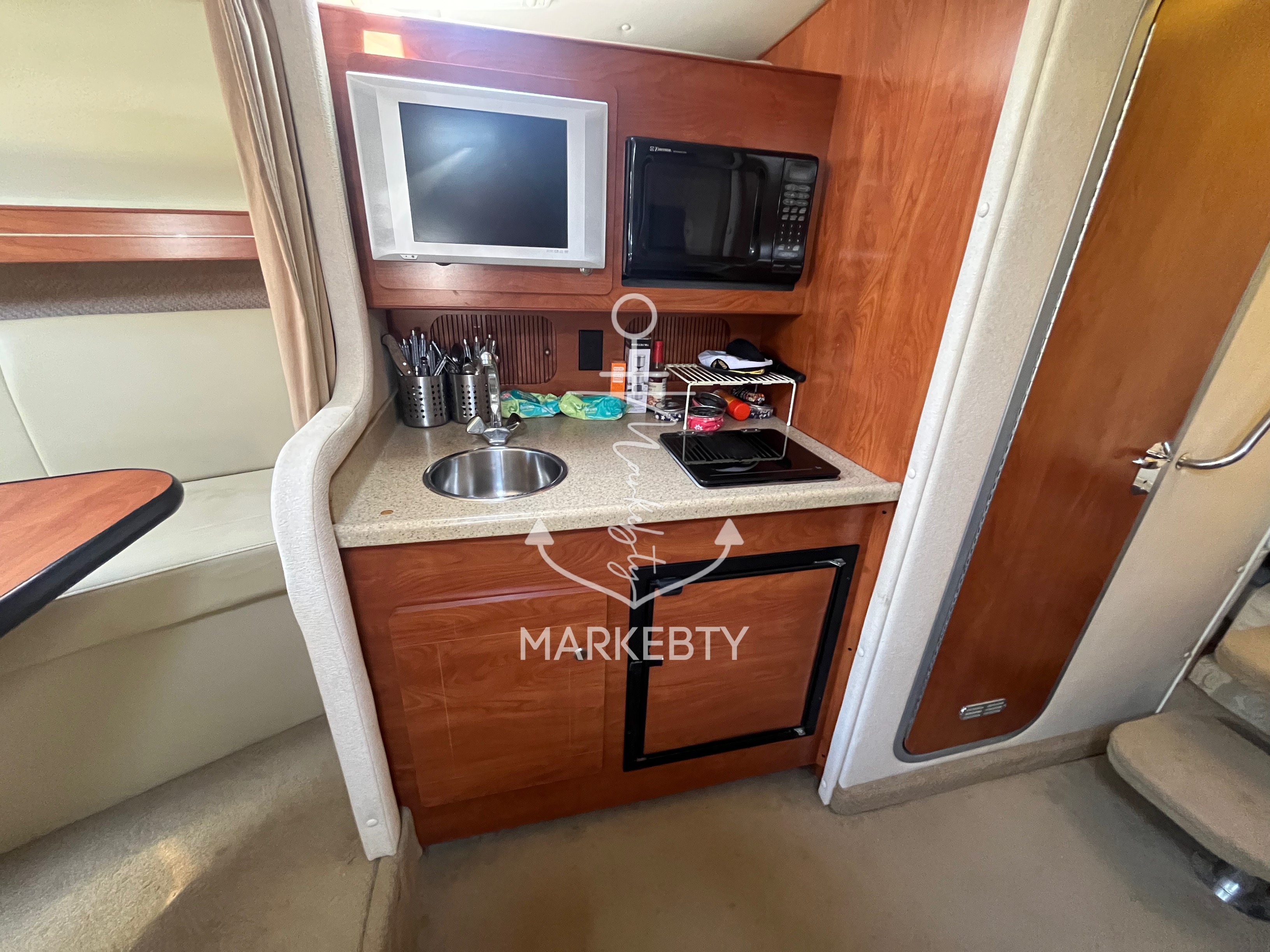 Rinker Fiesta Vee 300